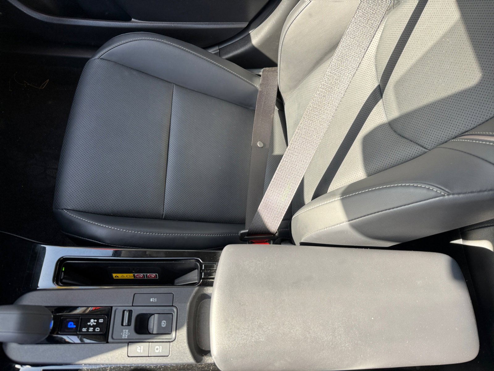 Used 2024 Toyota Prius Limited image 14