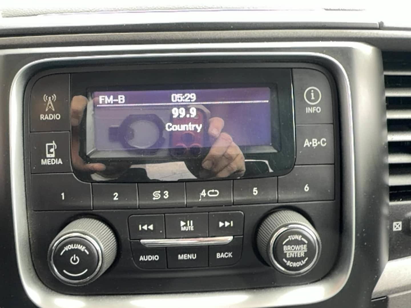 Used 2016 RAM 1500 Express AWD/4WD image 9