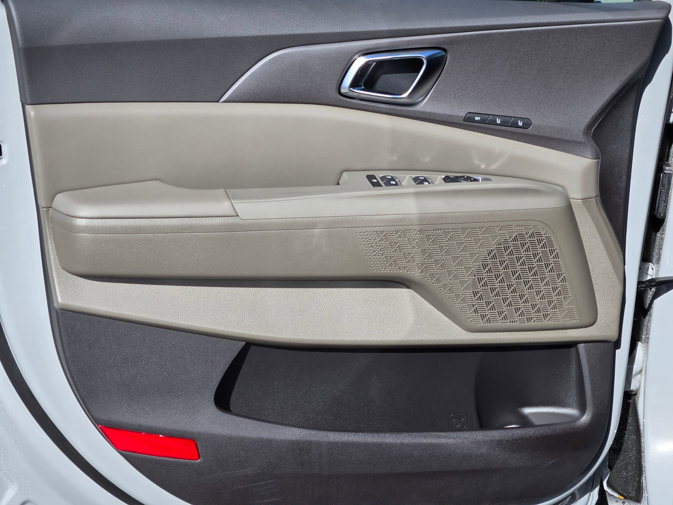 New 2026 Kia Carnival EX FWD image 19