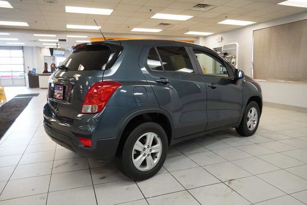 Used 2022 Chevrolet Trax LS w/ Tint and Cruise Package image 13