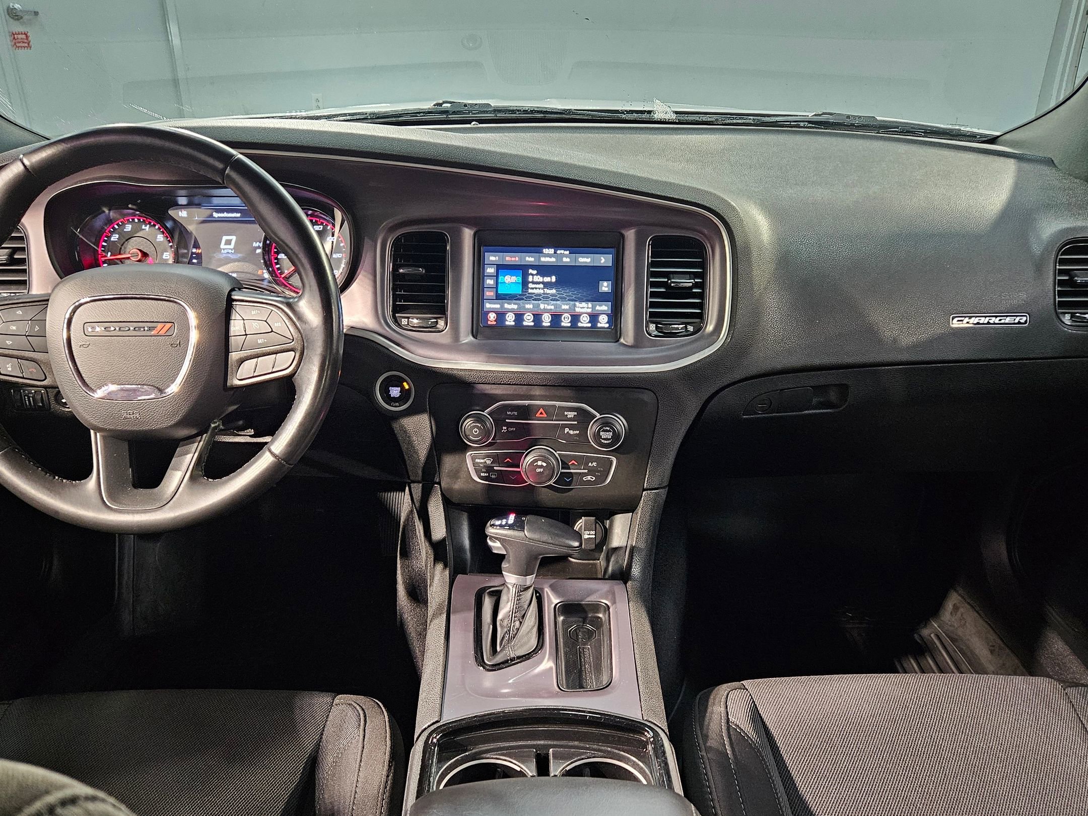 Used 2022 Dodge Charger SXT w/ Blacktop Package image 10