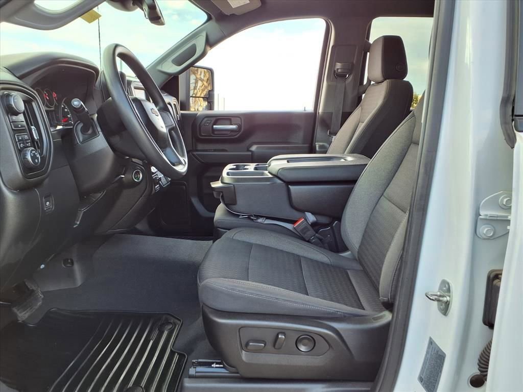 Used 2024 Chevrolet Silverado 2500 Custom w/ Custom Value Package AWD/4WD image 10