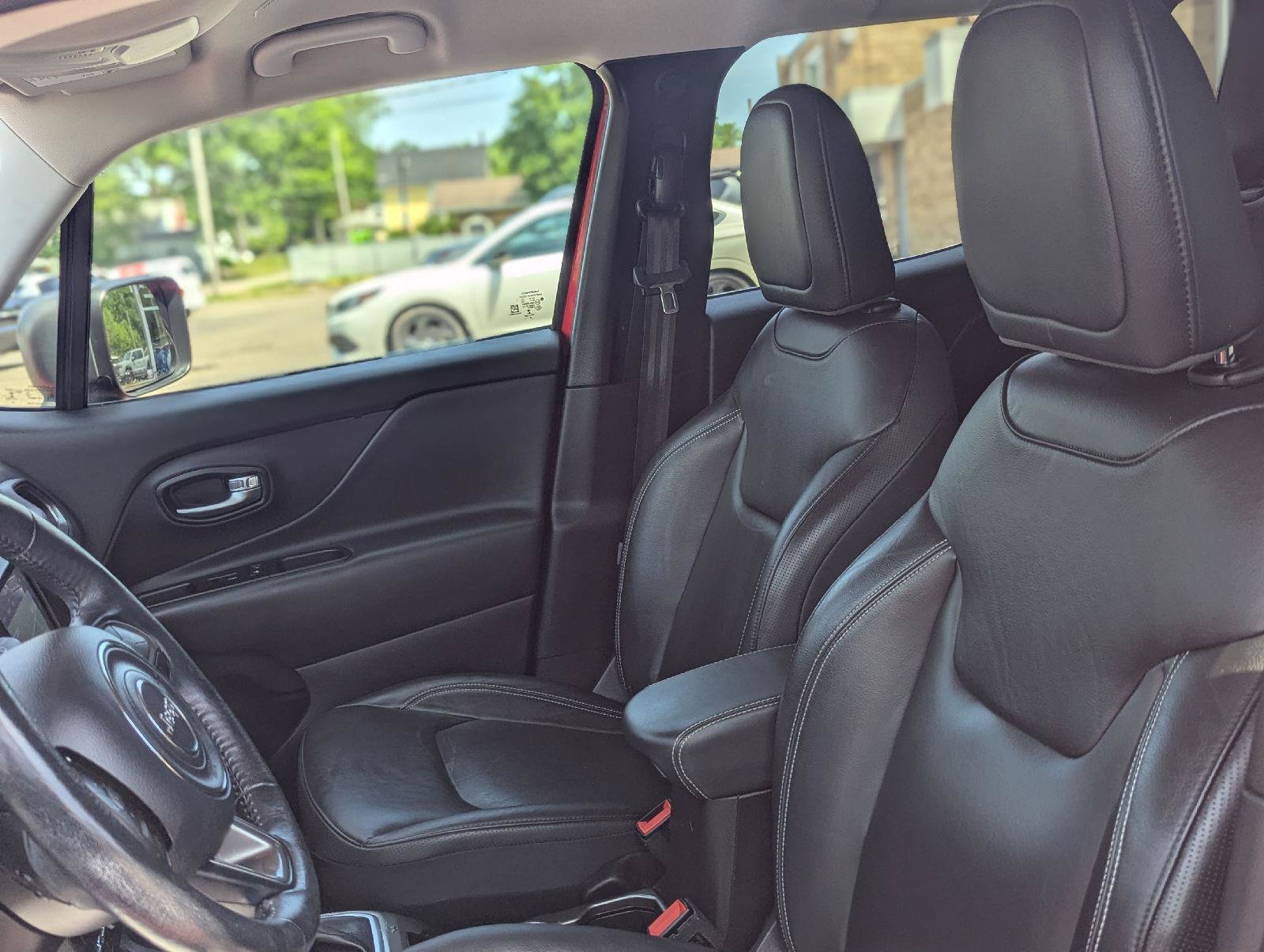Used 2021 Jeep Renegade Limited AWD/4WD image 19