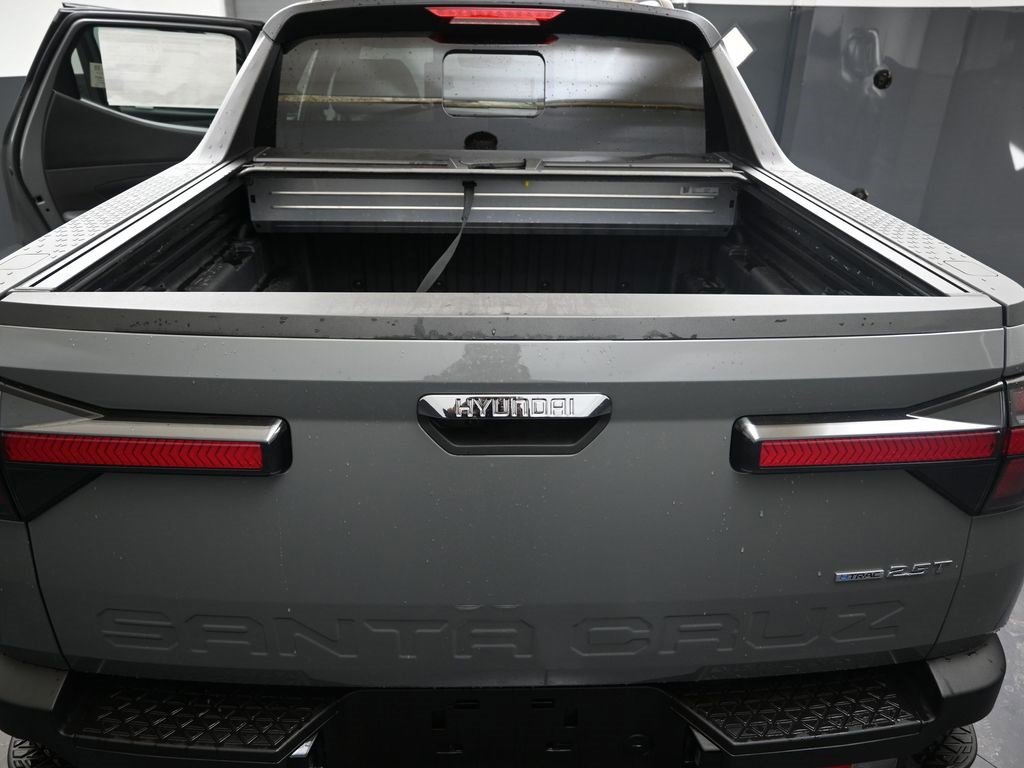Certified 2025 Hyundai Santa Cruz Limited image 18
