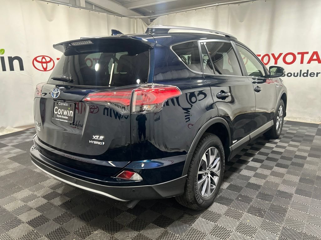 Used 2017 Toyota RAV4 XLE w/ Convenience Package AWD/4WD image 8