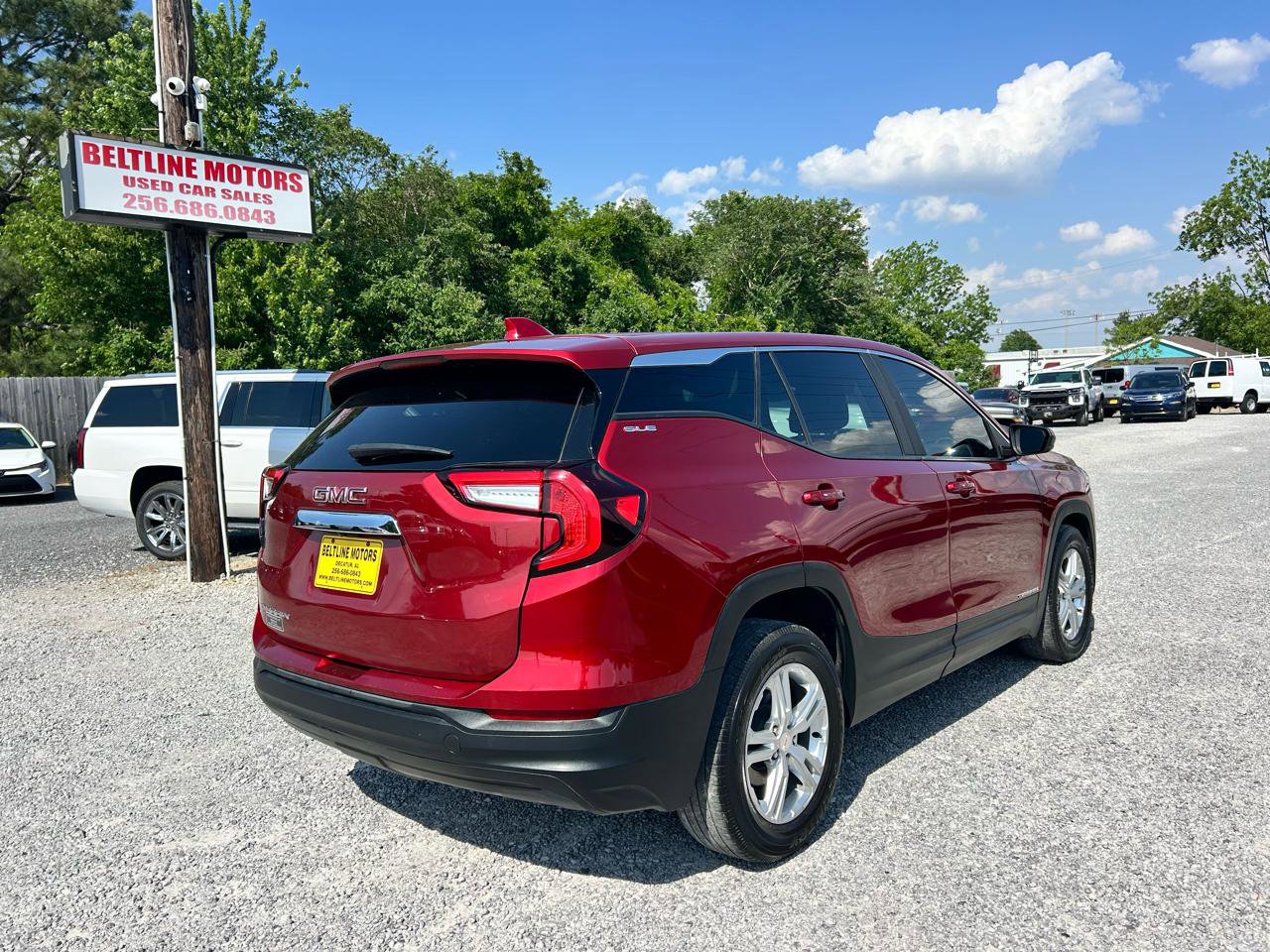 Used 2022 GMC Terrain SLE FWD image 2