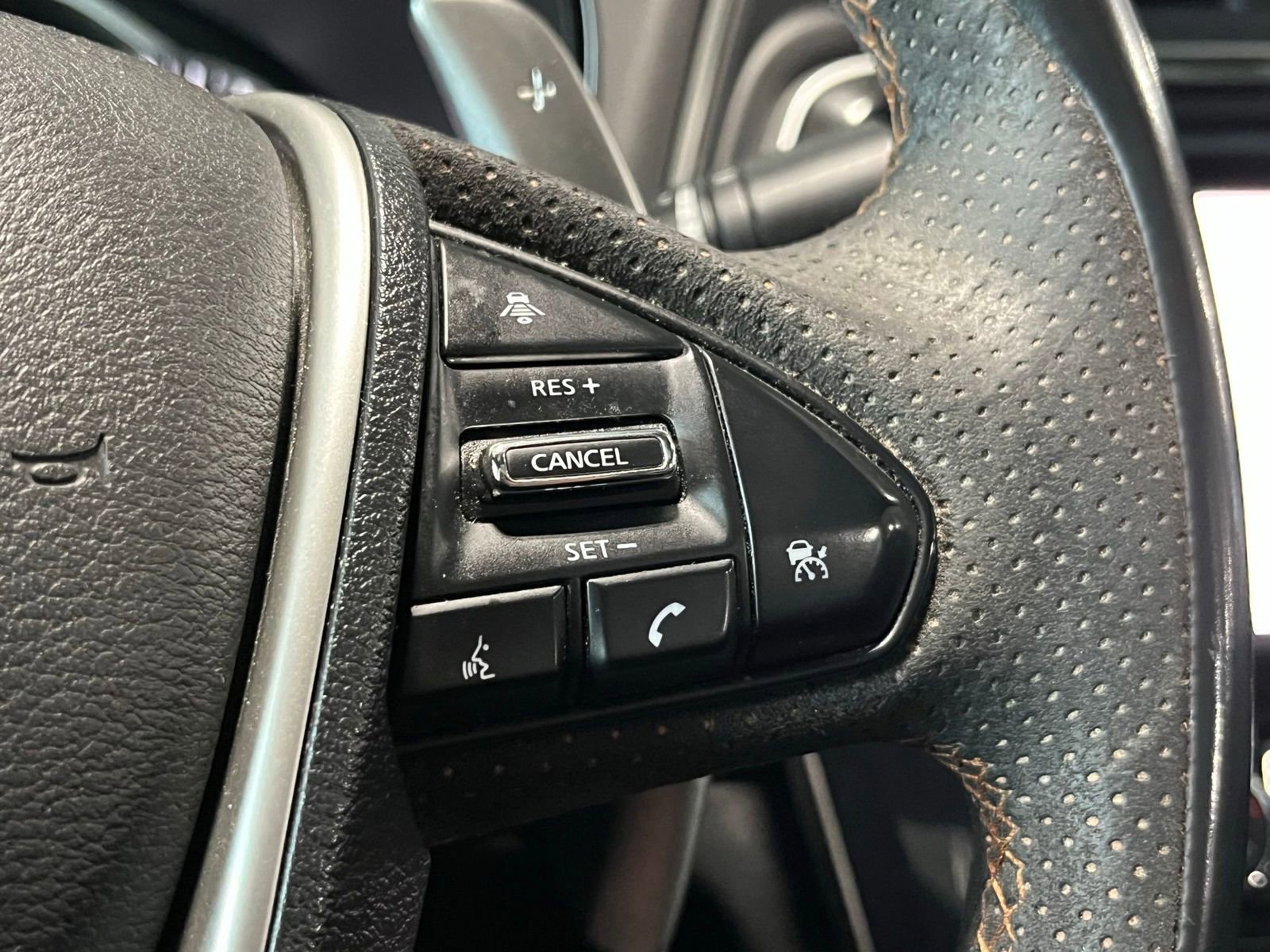 Used 2022 Nissan Maxima SR w/ Sport Mat Group FWD image 30