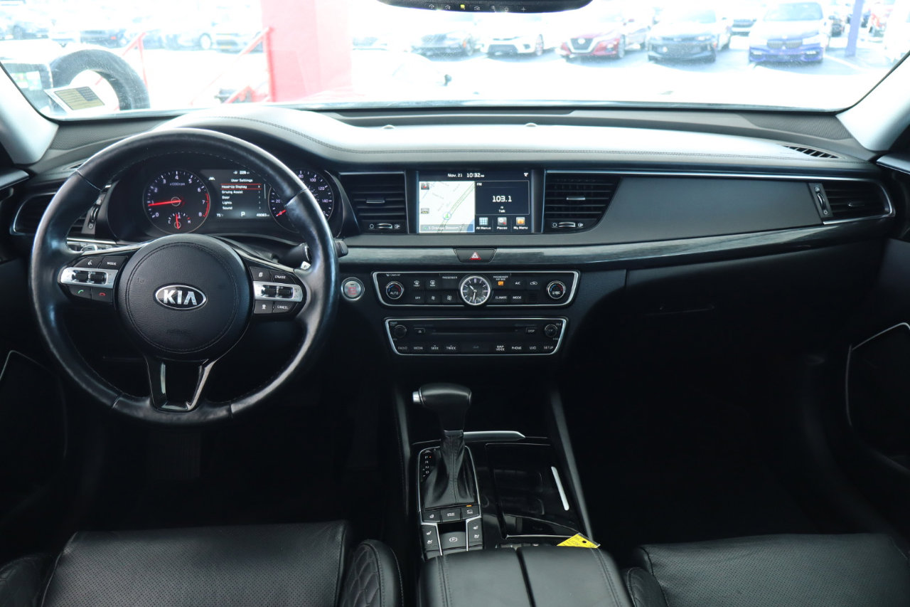 Used 2018 Kia Cadenza Limited image 26