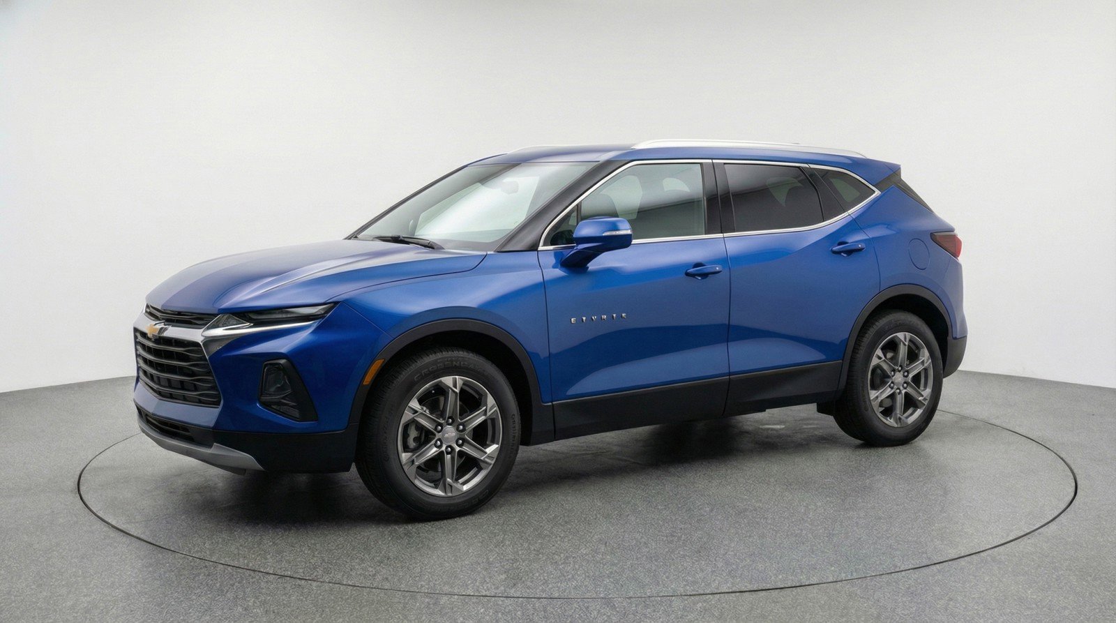 Used 2025 Chevrolet Blazer LT image 3