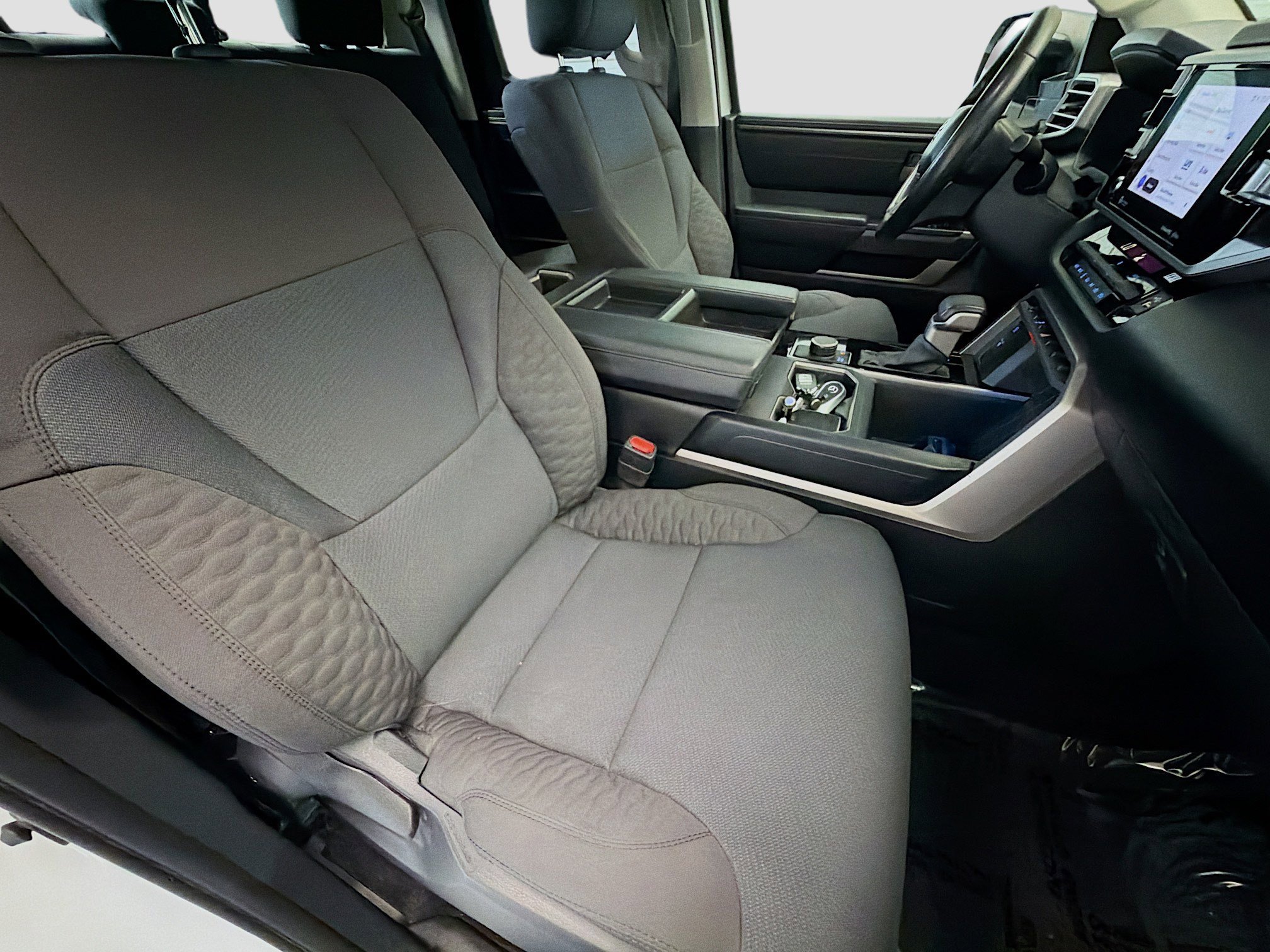 Used 2022 Toyota Tundra SR5 w/ SR5 Convenience Package image 15