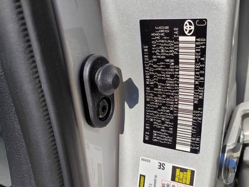 Used 2025 Toyota Corolla LE image 18