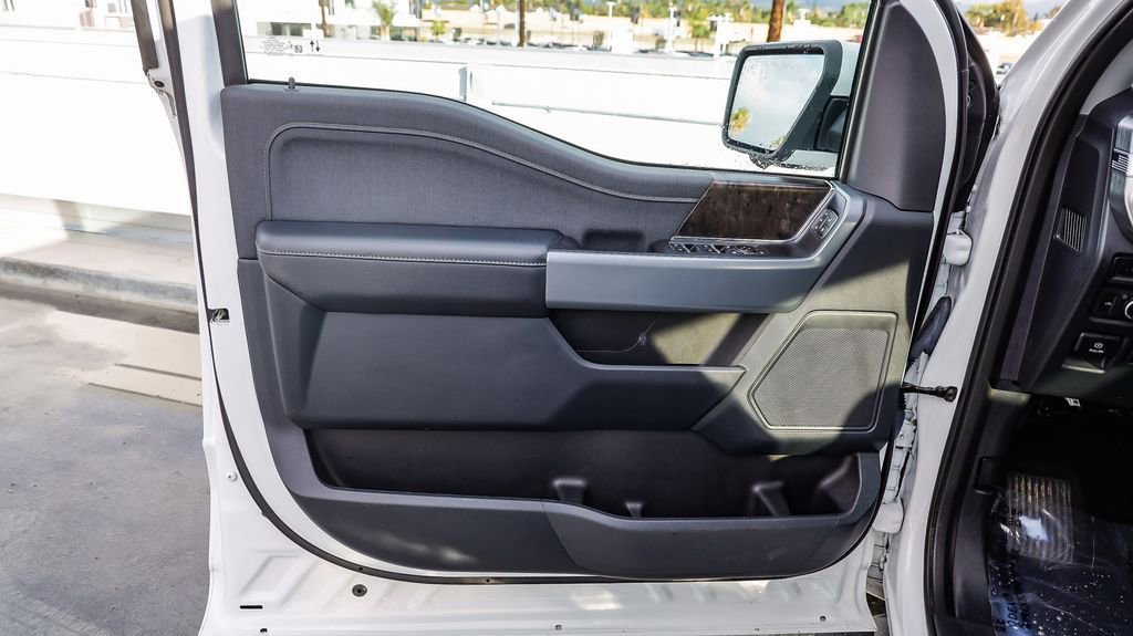 Used 2022 Ford F150 Lariat w/ Trailer Tow Package image 21