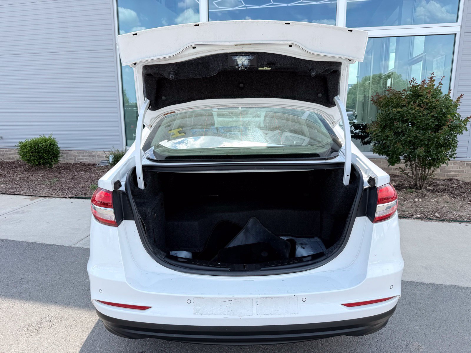 Used 2019 Ford Fusion SE FWD image 37