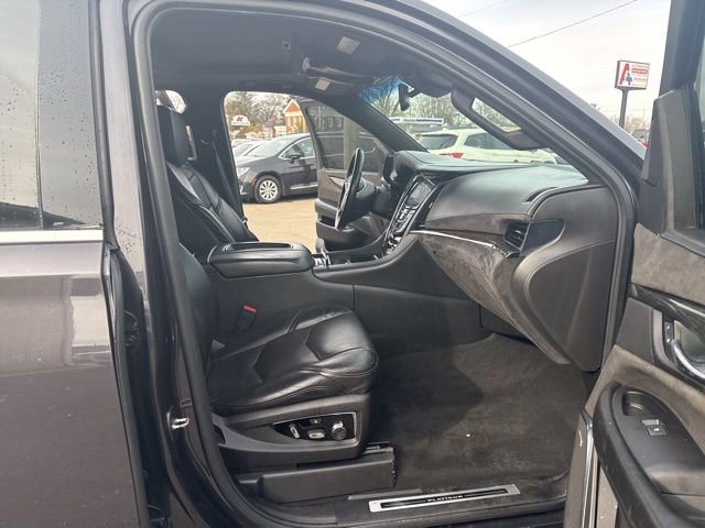 Used 2016 Cadillac Escalade Platinum image 18