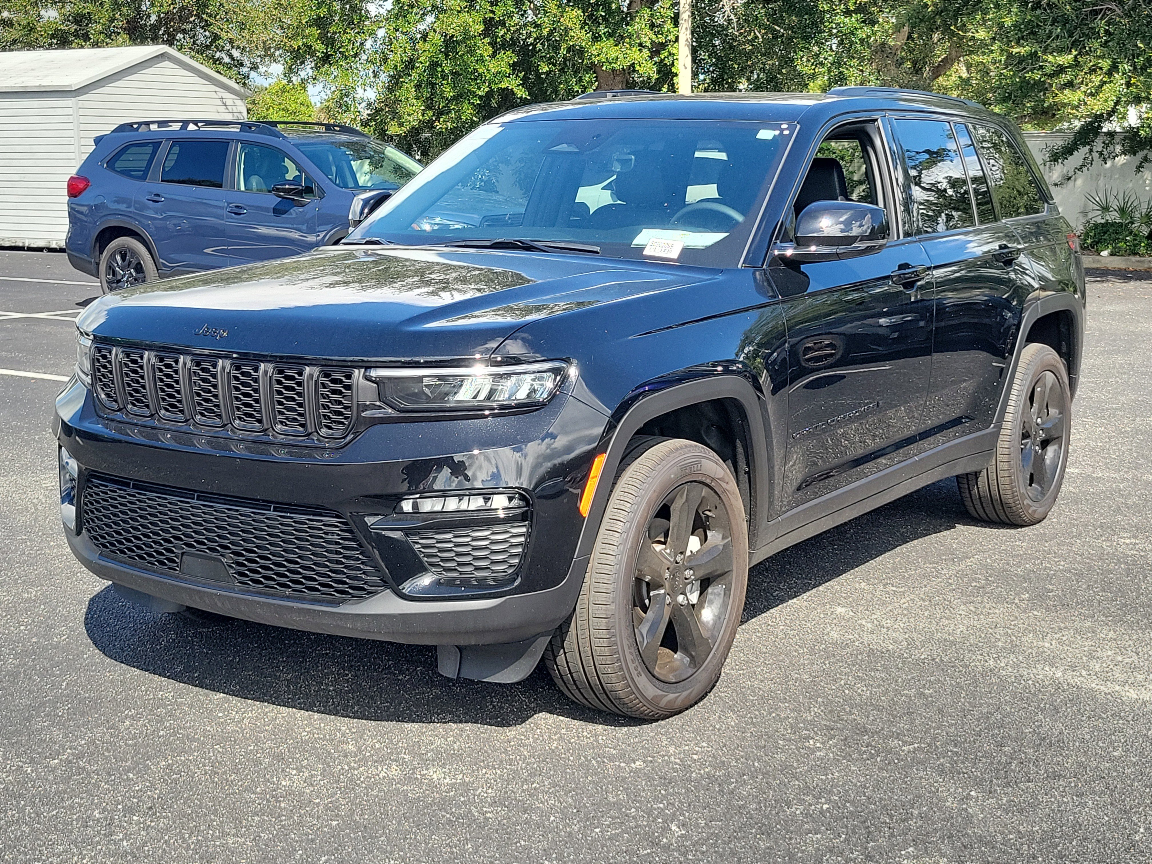 New 2025 Jeep Grand Cherokee Limited w/ Black Appearance Package image 3