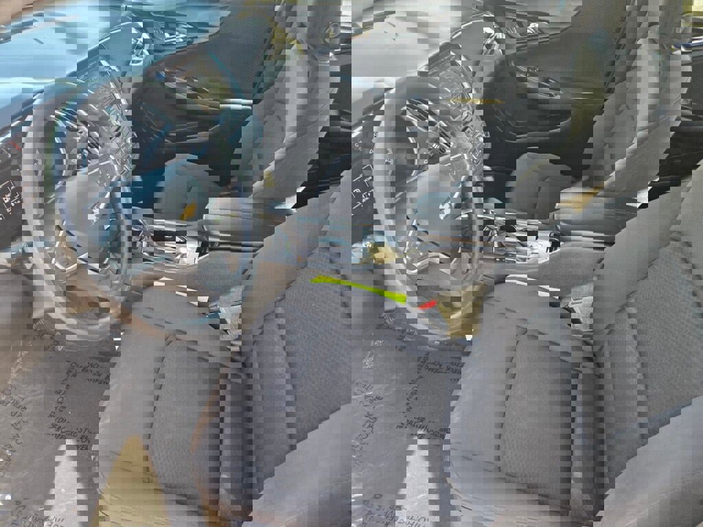 Used 2022 Chevrolet Malibu LT image 19