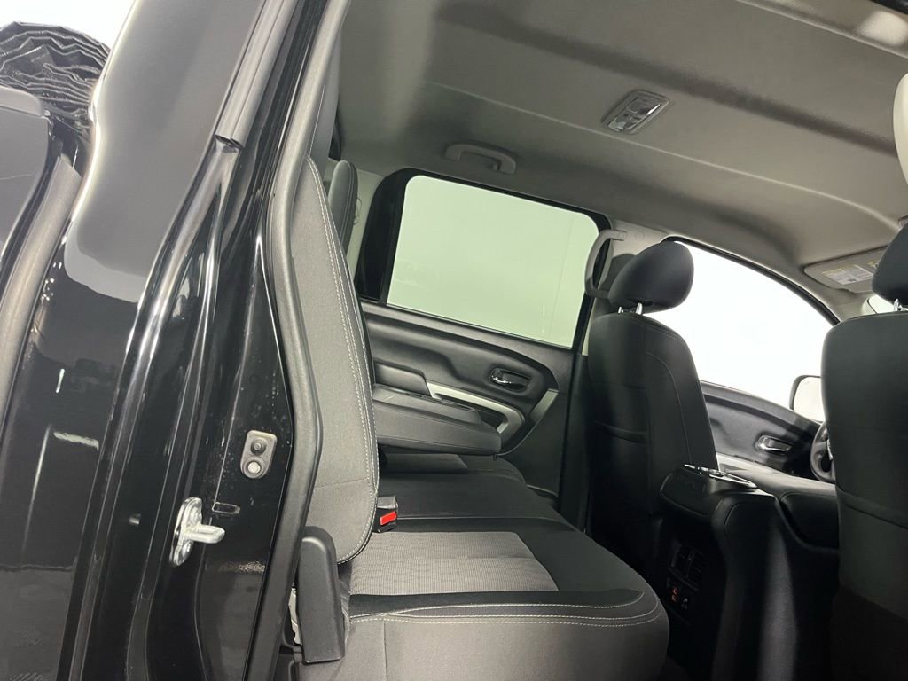 Used 2024 Nissan Titan SV w/ SV Convenience Package image 23