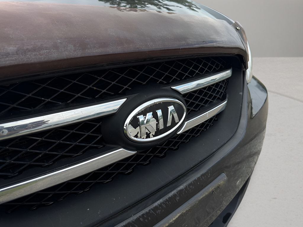 Used 2008 Kia Rondo EX FWD image 12