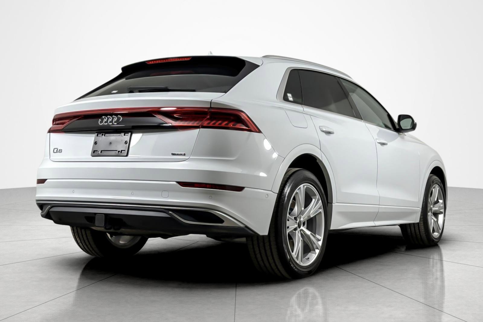 Used 2023 Audi Q8 Premium Plus AWD/4WD image 5