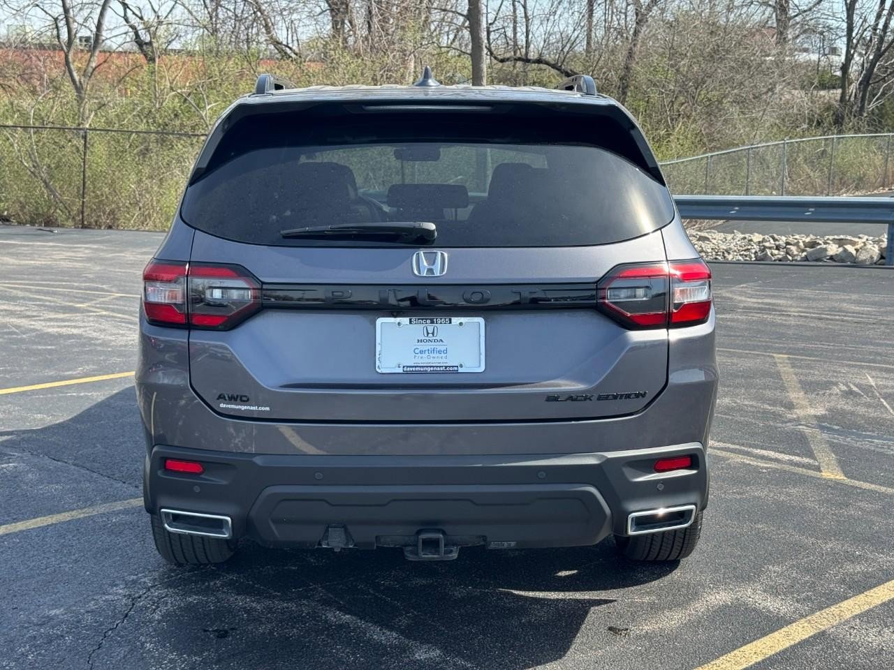 Certified 2025 Honda Pilot Black Edition image 5