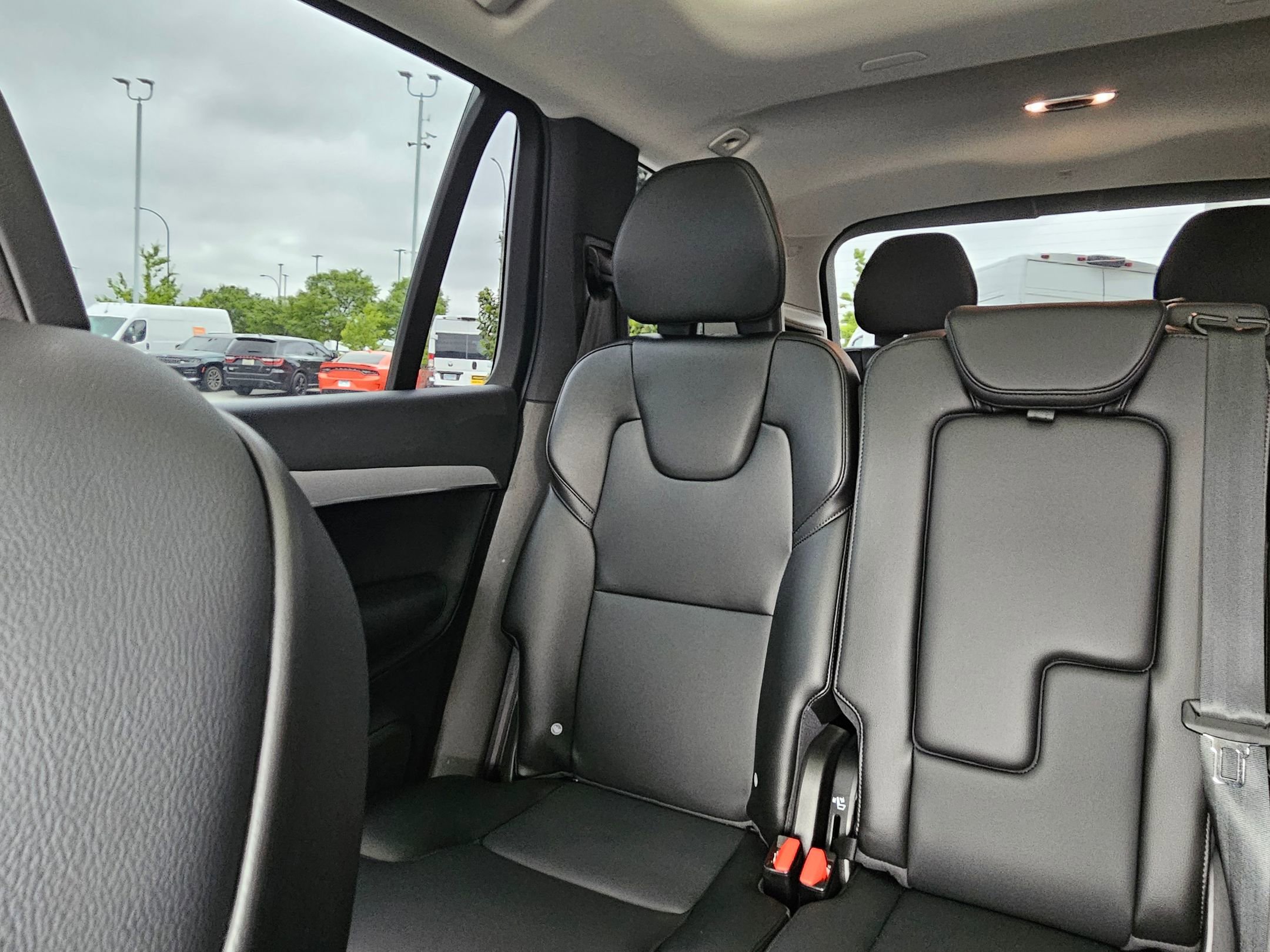 Used 2021 Volvo XC90 T5 Momentum w/ Climate Package image 24