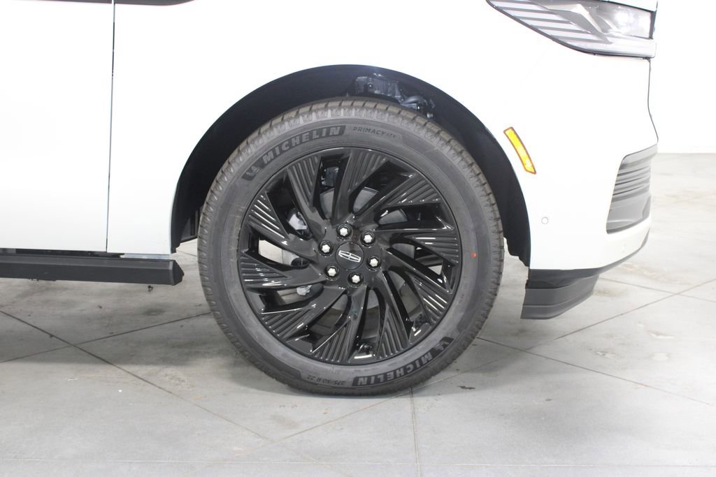 Used 2025 Lincoln Navigator Reserve w/ Jet Appearance Package image 12