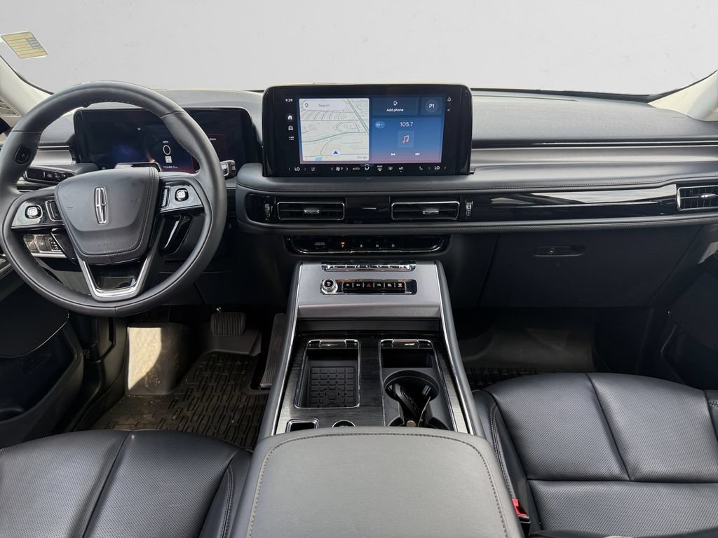 Used 2025 Lincoln Aviator AWD image 12