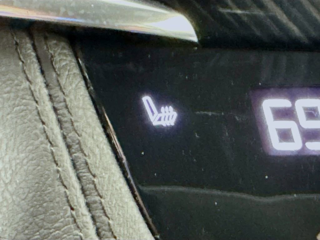 Used 2020 Cadillac XT6 Premium Luxury w/ LPO, Floor Liner Package image 20