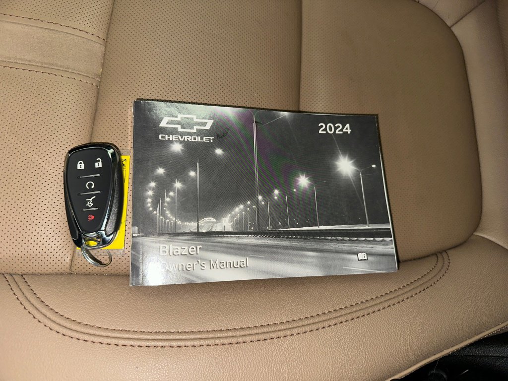 Certified 2024 Chevrolet Blazer Premier w/ Driver Confidence II Package image 4