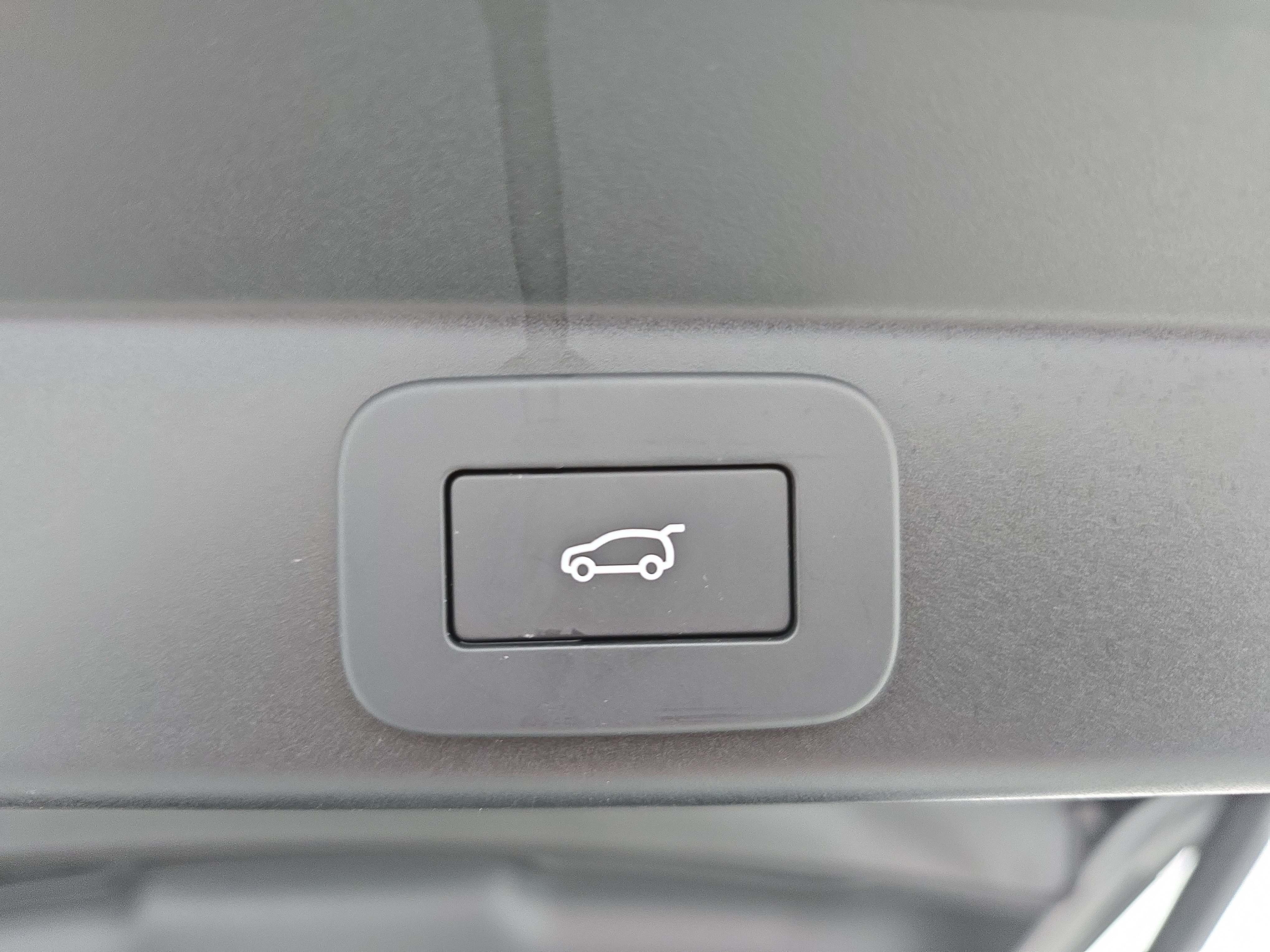 Used 2025 Land Rover Range Rover Sport S image 13