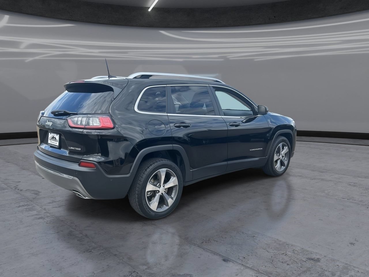 Used 2019 Jeep Cherokee Limited w/ Luxury Group FWD image 5