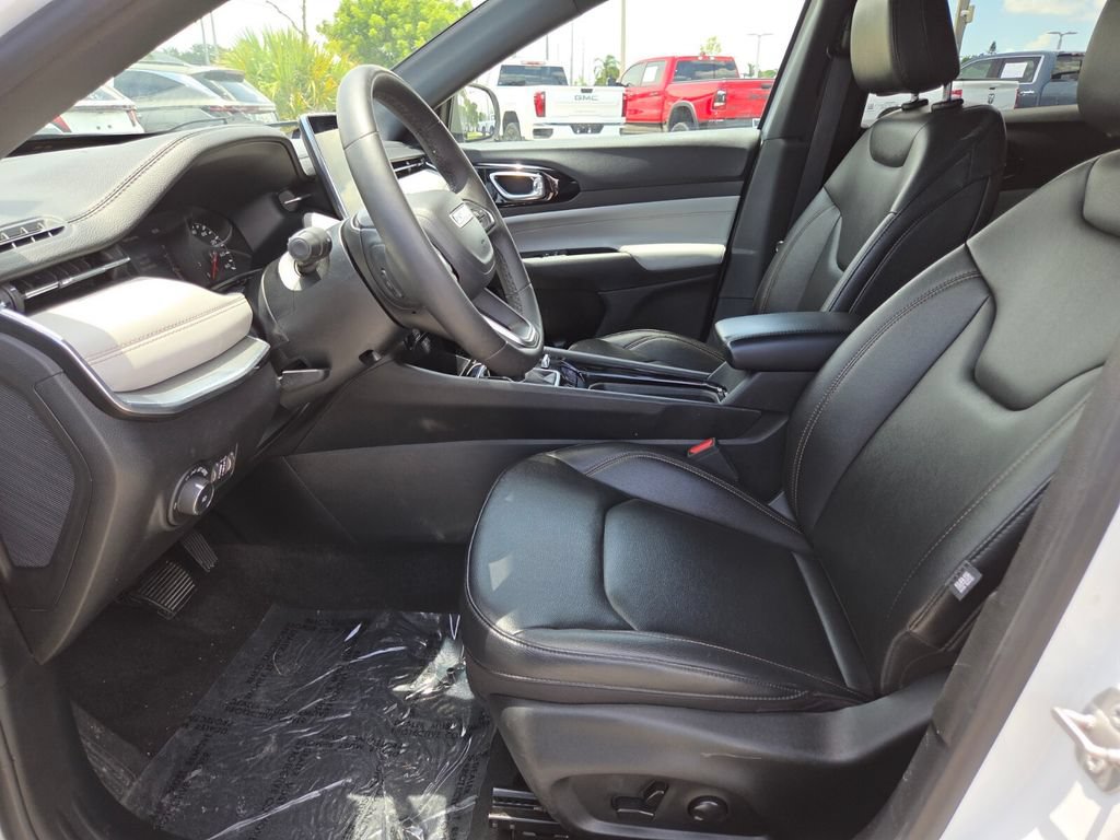 Used 2024 Jeep Compass Limited AWD/4WD image 28