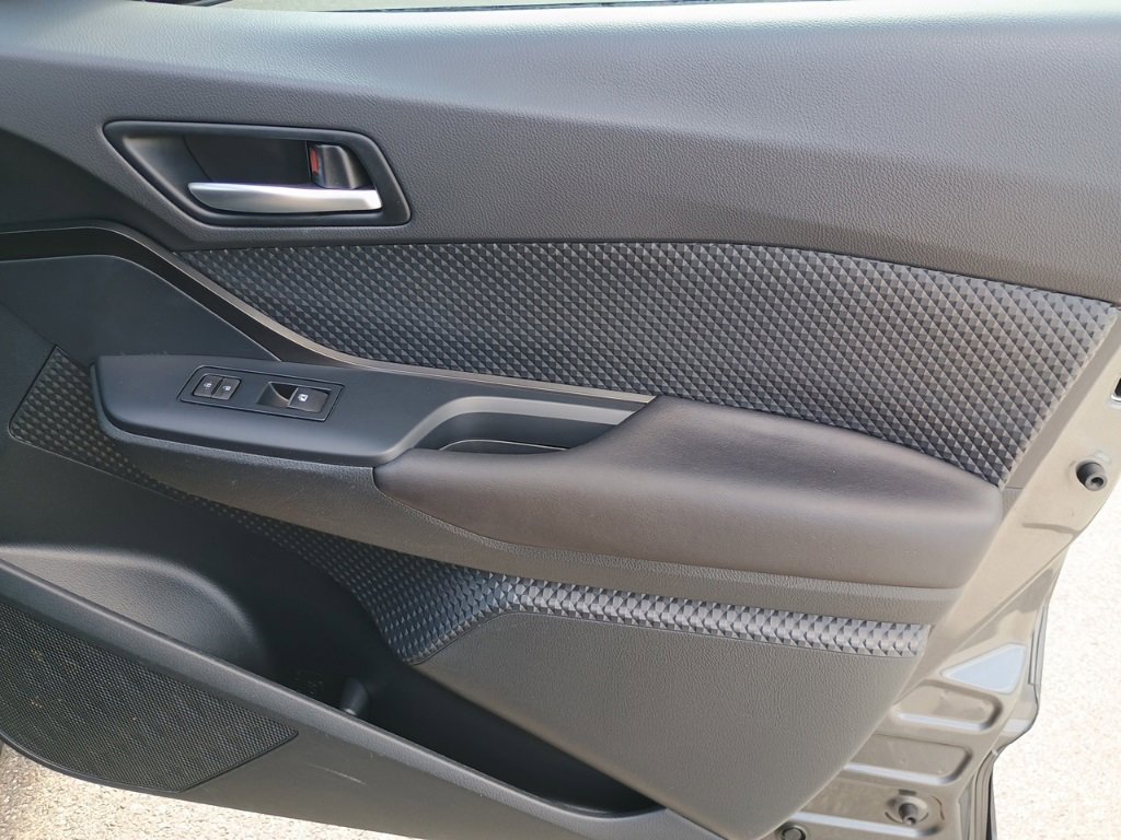 Used 2018 Toyota C-HR XLE image 19