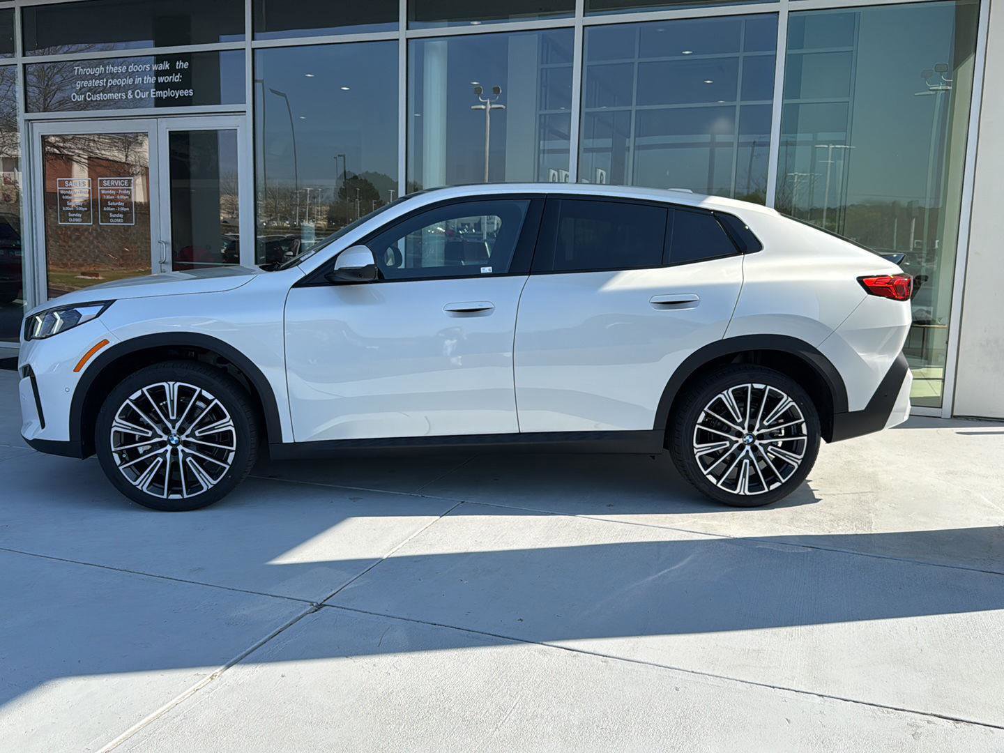 New 2026 BMW X2 xDrive28i w/ Technology Package AWD/4WD image 4