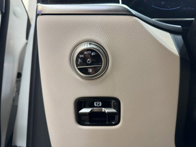 Certified 2025 Mercedes-Benz GLC 300 image 14