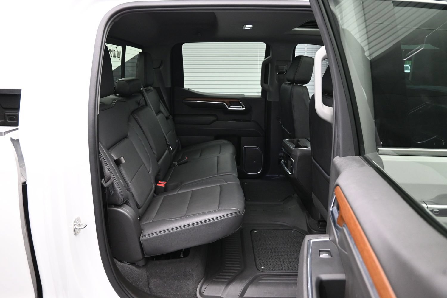 Used 2023 GMC Sierra 1500 Denali w/ Denali Reserve Package AWD/4WD image 12