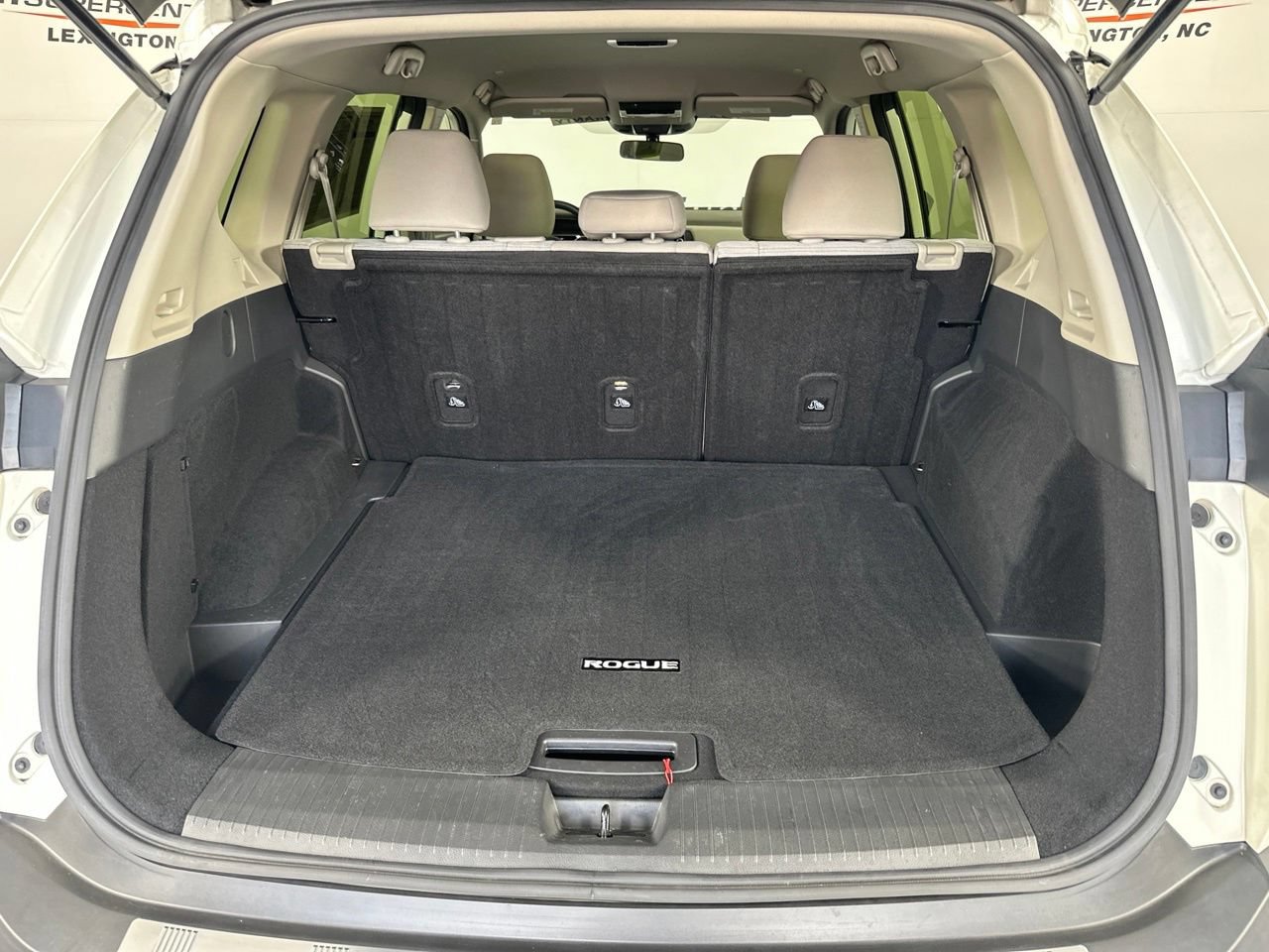Used 2023 Nissan Rogue SV FWD image 24