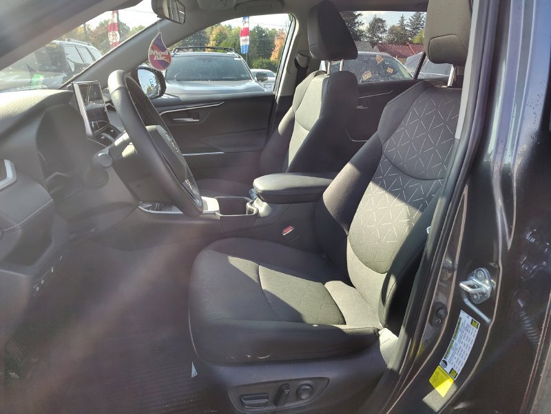 Used 2023 Toyota RAV4 XLE w/ Convenience Package AWD/4WD image 8