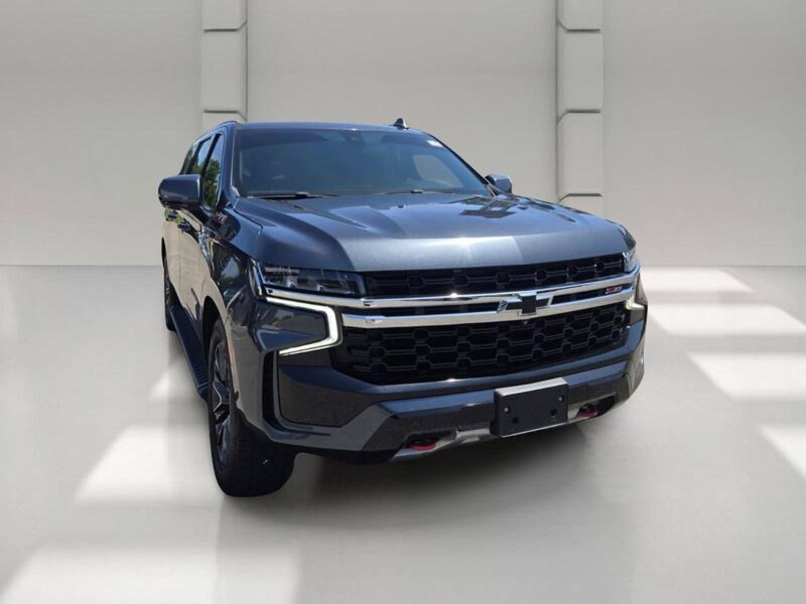 Used 2021 Chevrolet Suburban Z71 w/ Z71 Off-Road Package AWD/4WD image 3