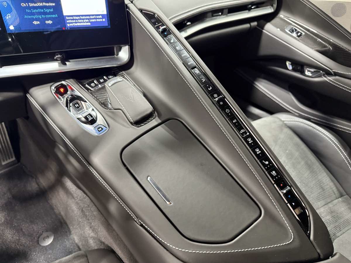 Used 2024 Chevrolet Corvette Stingray Premium Cpe w/ Z51 Performance Package RWD image 13