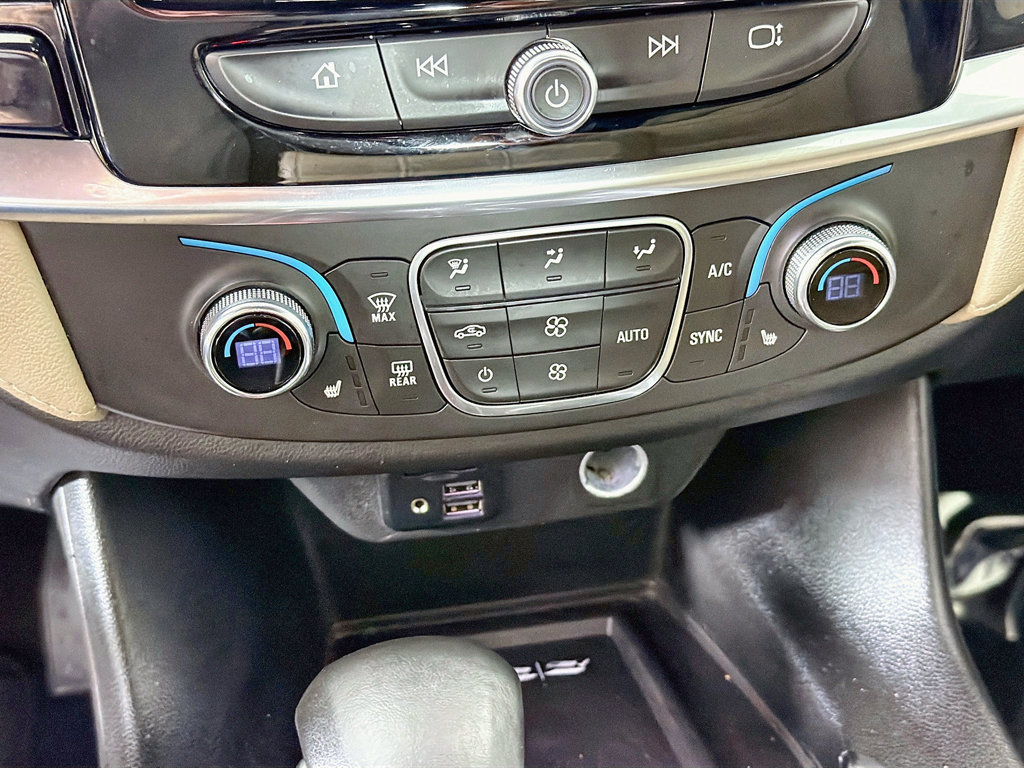 Used 2023 Chevrolet Traverse LT w/ LT Premium Package FWD image 39
