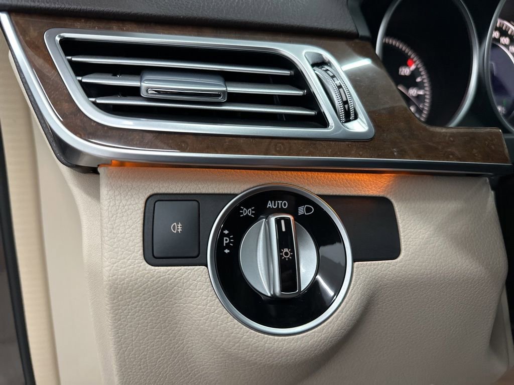 Used 2016 Mercedes-Benz E 250 Sedan image 20