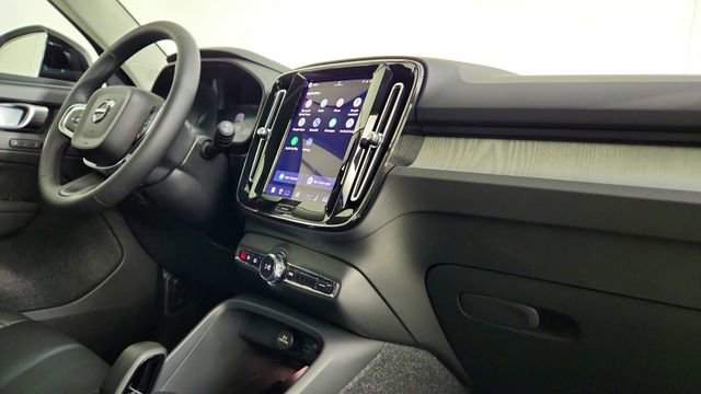 New 2026 Volvo XC40 B5 Core w/ Climate Package AWD/4WD image 33