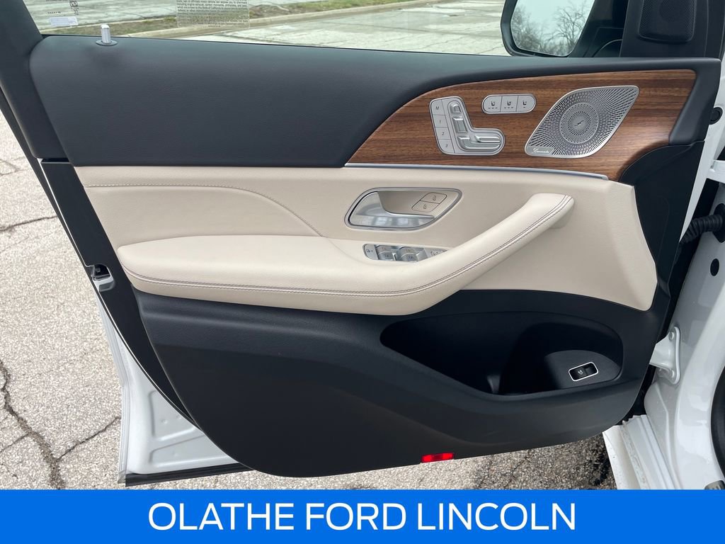 Used 2025 Mercedes-Benz GLS 450 4MATIC image 18