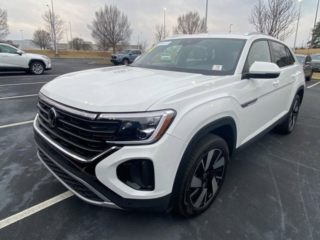 Used 2025 Volkswagen Atlas Cross Sport SE image 9