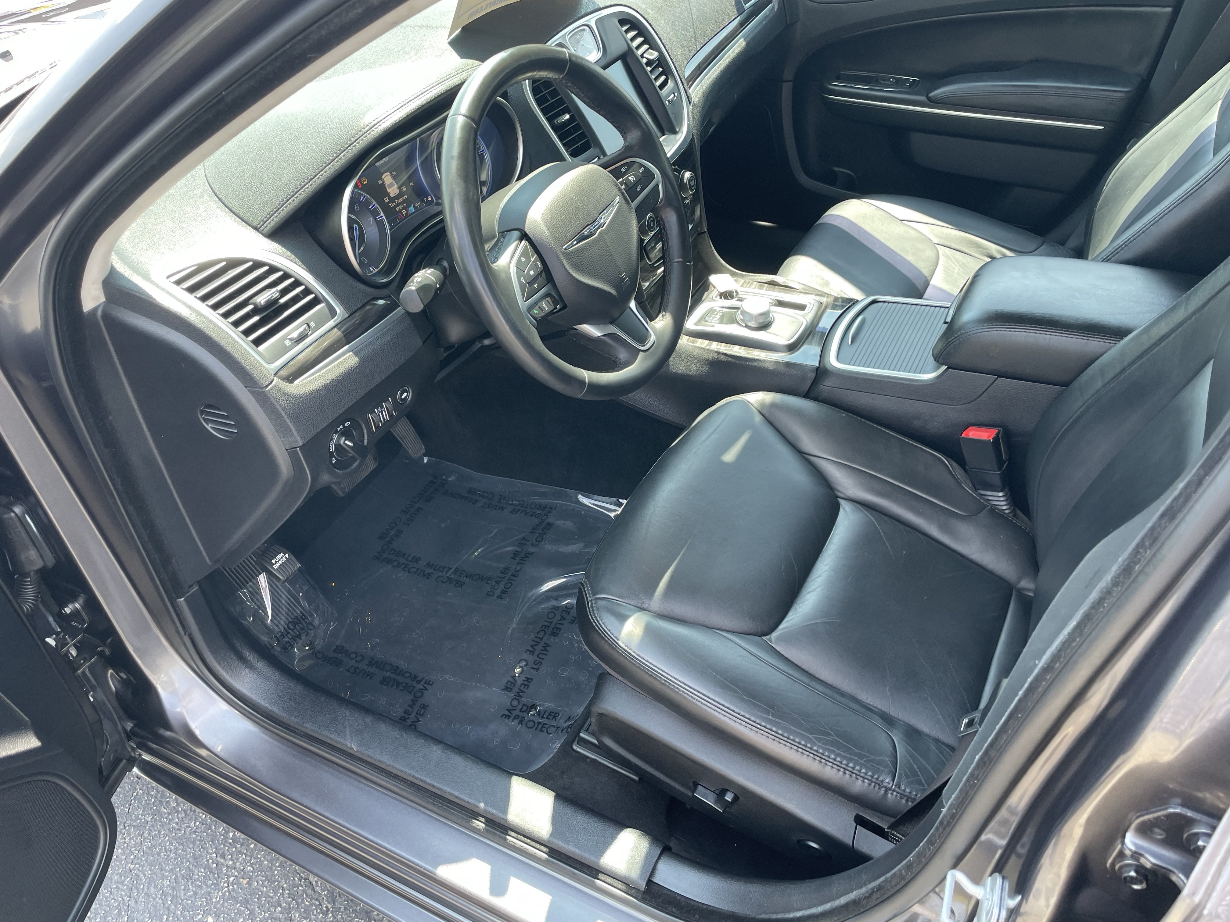Used 2015 Chrysler 300 Limited AWD/4WD image 12