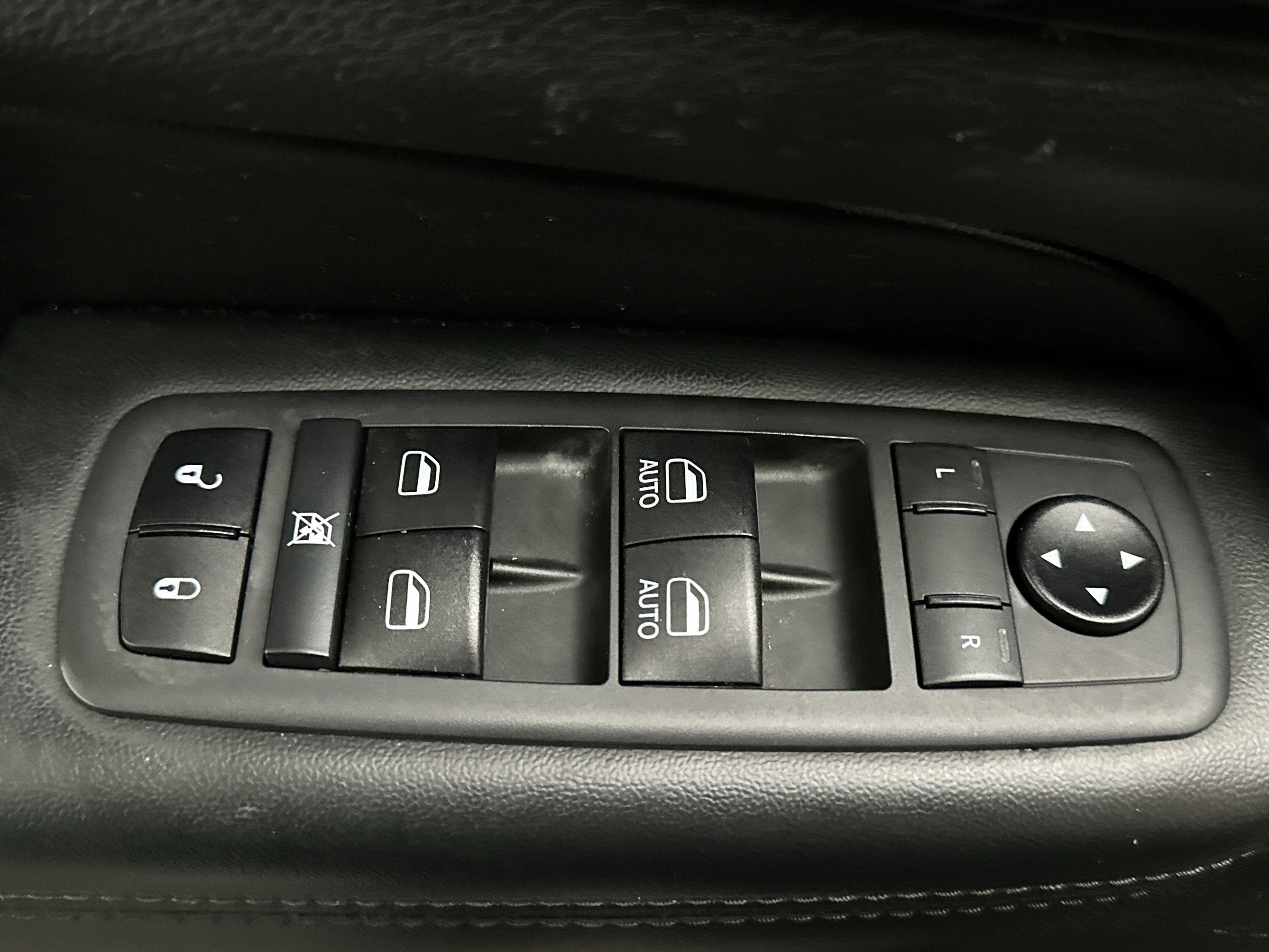 Used 2021 Jeep Grand Cherokee Laredo image 19