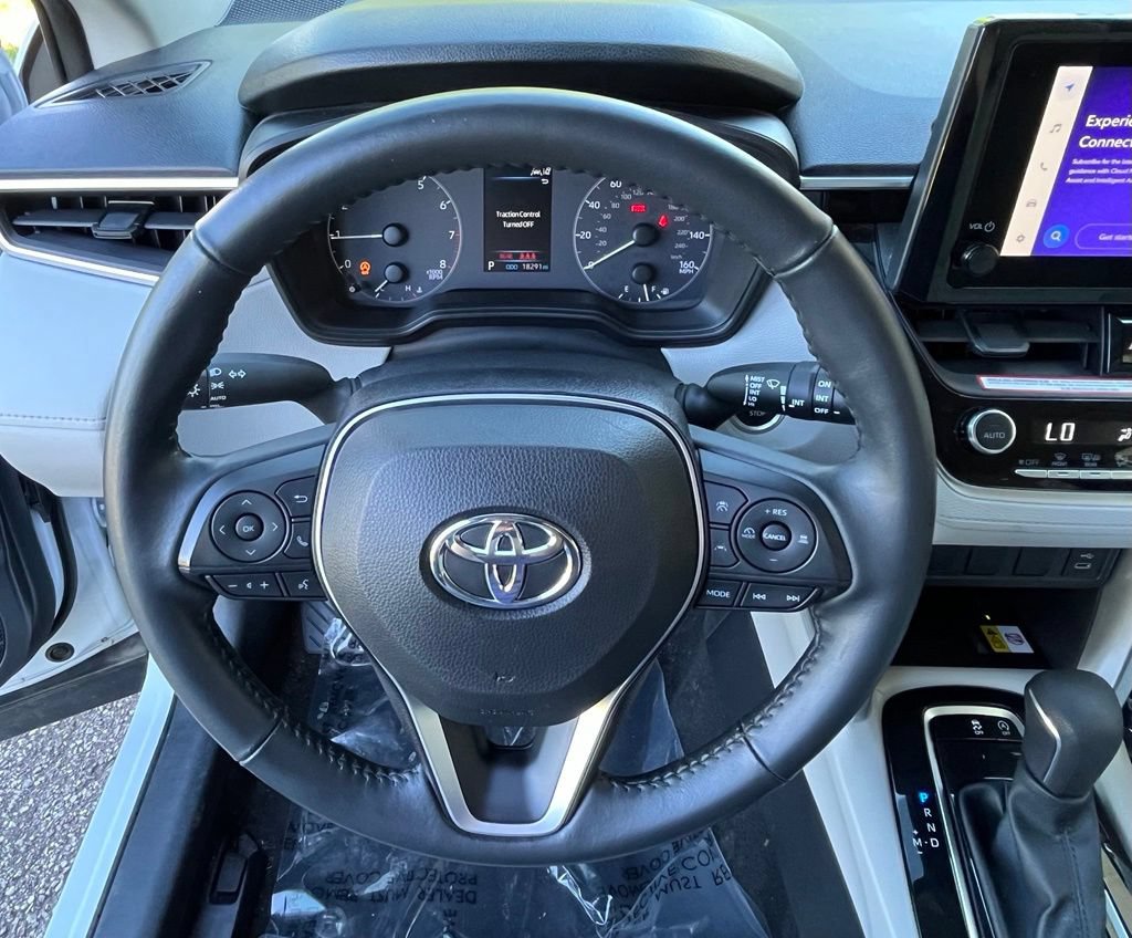 Used 2023 Toyota Corolla Cross LE AWD/4WD image 12