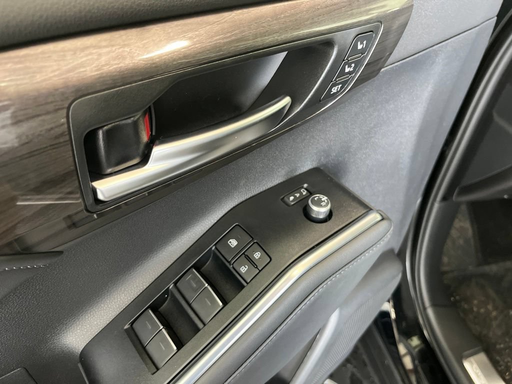 New 2026 Toyota Highlander Limited AWD/4WD image 5