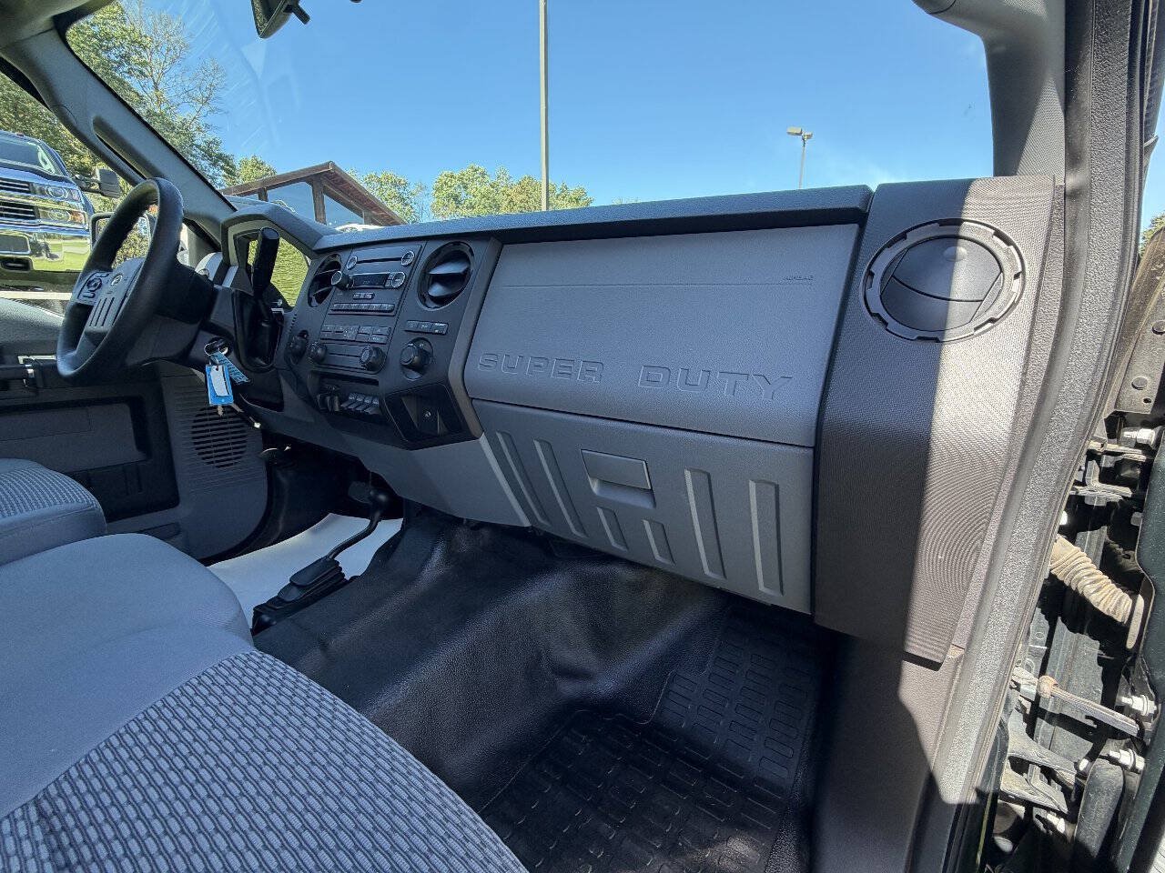 Used 2016 Ford F250 XL w/ XL Appearance Package AWD/4WD image 21